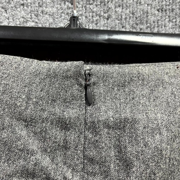 Armani Collezioni Midi Pencil Skirt Womens 12 Grey Wool Front Zip Streetwear - Picture 7 of 9